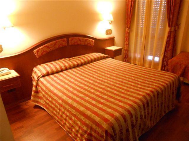 Hotel Valdaso Pedaso Δωμάτιο φωτογραφία